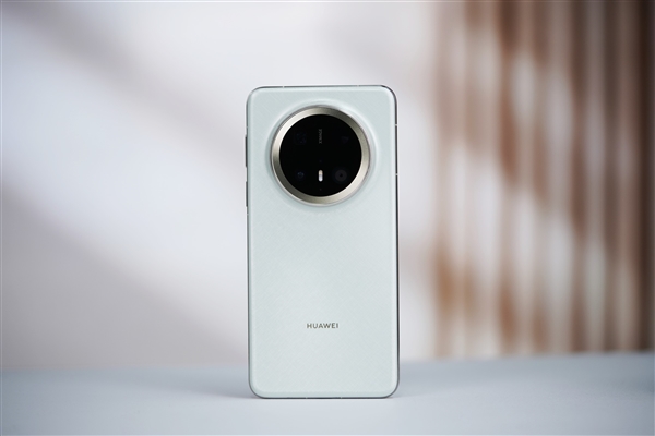 波兰前副总理怒斥美国:过去我用华为手机 现在却买不到了