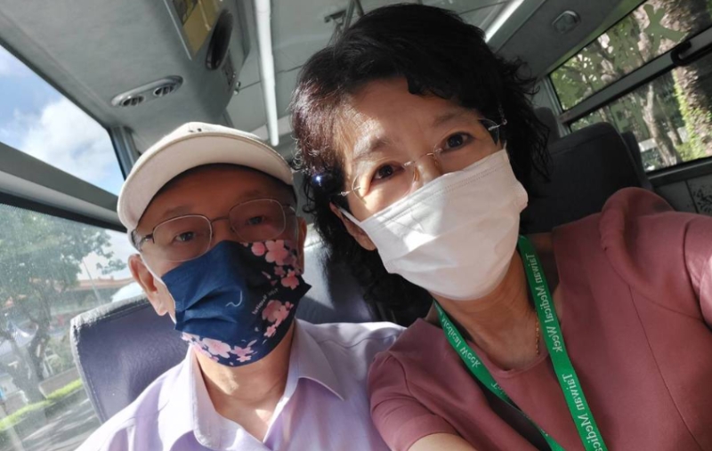 柯文哲搭公交车去上课 柯文哲搭公交车去上课