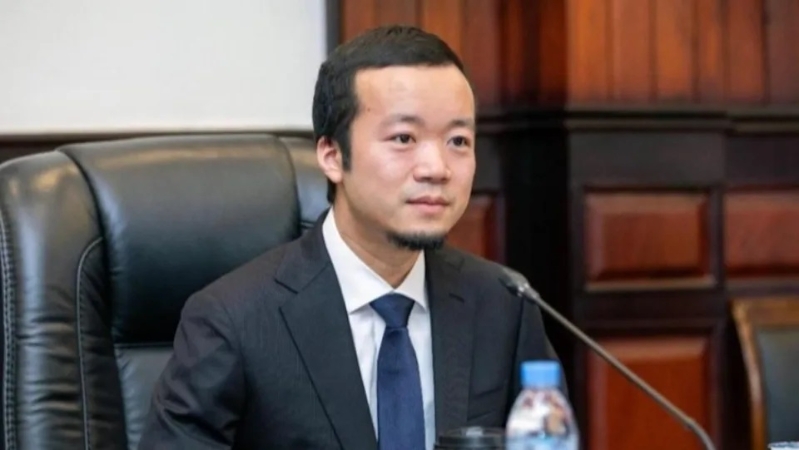 中国控美国“黑吃黑” 中国控美国“黑吃黑”