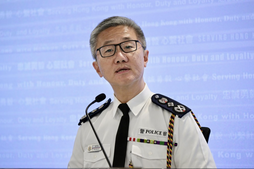 政府称赞萧泽颐一直忠心服务政府及社会,在处理社会冲突时,竭力止暴制乱。 政府称赞萧泽颐一直忠心服务政府及社会,在处理社会冲突时,竭力止暴制乱。