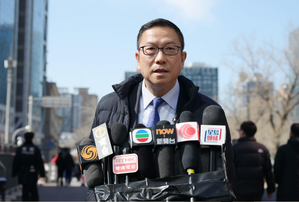 政府指全国政协常委施荣怀是杰出商界领袖。 政府指全国政协常委施荣怀是杰出商界领袖。