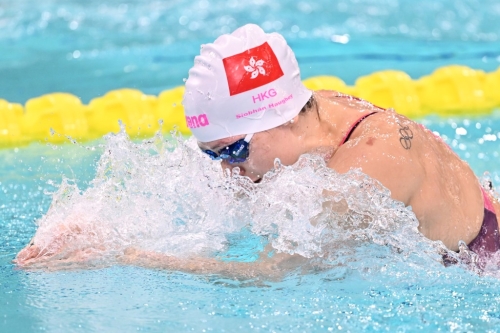 何诗蓓5分钟内连取2铜。 何诗蓓5分钟内连取2铜。