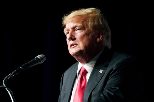 路透18日最新民调显示,美国总统特朗普支持率降至38%,是特朗普2.0以来最低。 路透18日最新民调显示,美国总统特朗普支持率降至38%,是特朗普2.0以来最低。