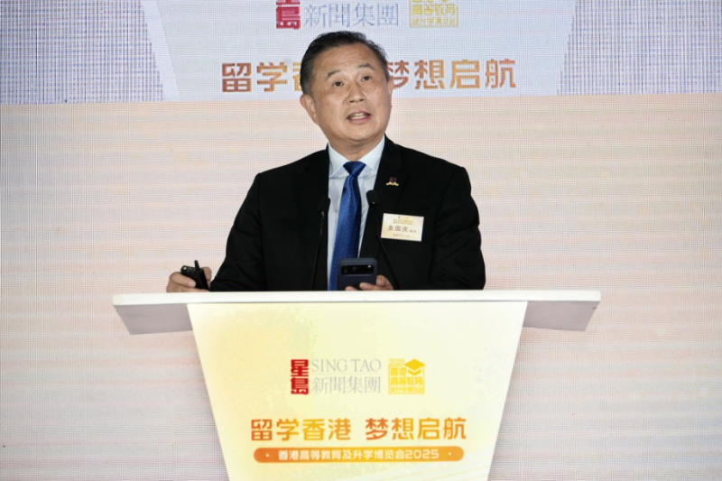 第8埸讲座由香港中文大学副校长(教育) 金国庆主讲,讲题为人工智能与教育:港中大开启未来学习新篇章。 第8埸讲座由香港中文大学副校长(教育) 金国庆主讲,讲题为人工智能与教育:港中大开启未来学习新篇章。