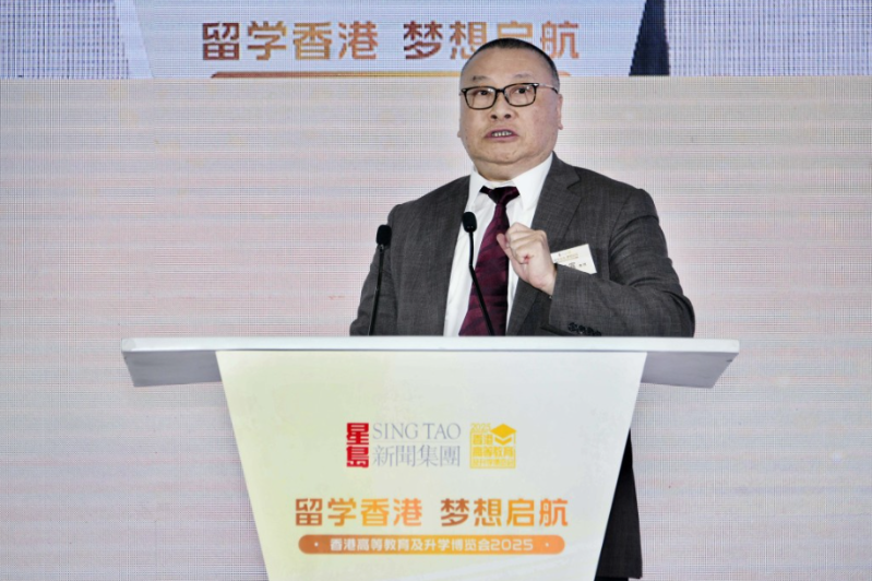 第10场讲座则由香港珠海学院副校长(学术及研究) 陈汉宣演讲,他的题目为“香港高校的前瞻性教育:引领学术与职业的多元选择”。 第10场讲座则由香港珠海学院副校长(学术及研究) 陈汉宣演讲,他的题目为“香港高校的前瞻性教育:引领学术与职业的多元选择”。