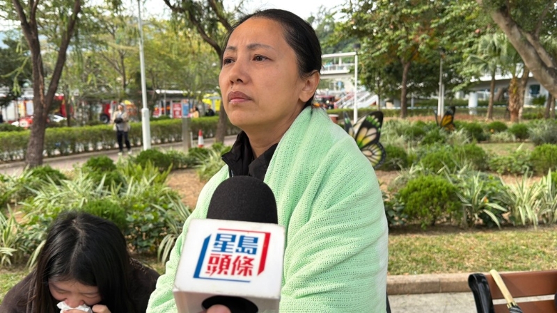 居住在宏仁阁的温太表示,家人全部安全撤出,但见到家园被毁很难过。 居住在宏仁阁的温太表示,家人全部安全撤出,但见到家园被毁很难过。