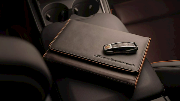 绝世孤品!保时捷发布Panamera Turbo定制版:中东富豪买下了