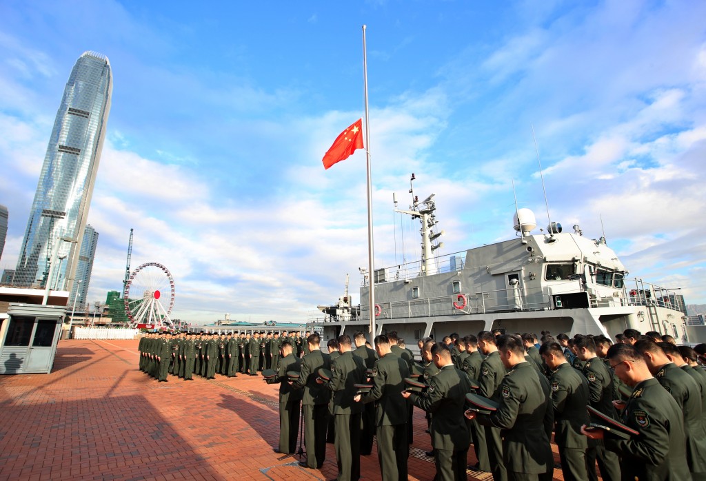 向遇难人员哀悼 向遇难人员哀悼