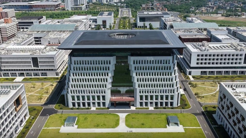 “玻璃大王”曹德旺出资创办的福建福耀科技大学今年开始招收本科生。 “玻璃大王”曹德旺出资创办的福建福耀科技大学今年开始招收本科生。