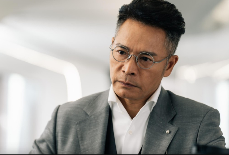 郭晋安在TVB台庆剧《金式森林》中饰演的方仰天一角,再度展现其神级演技,成视帝大热人选。 郭晋安在TVB台庆剧《金式森林》中饰演的方仰天一角,再度展现其神级演技,成视帝大热人选。