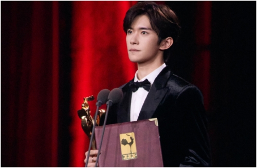 易烊千玺 易烊千玺