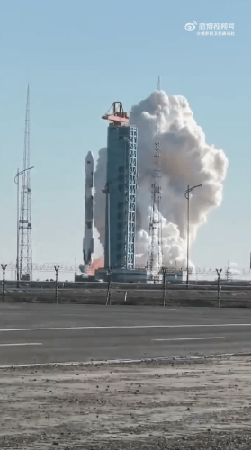 朱雀三号首飞成功入轨 朱雀三号首飞成功入轨