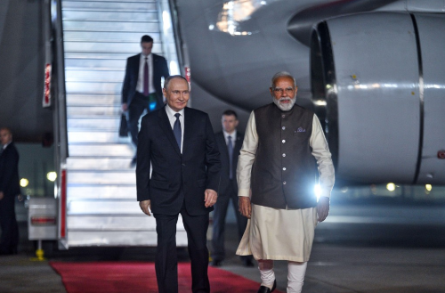 莫迪亲自迎接普京 莫迪亲自迎接普京