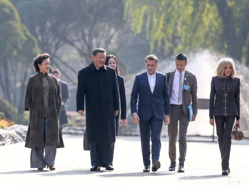 习近平同法国总统马克龙在成都非正式会晤。 习近平同法国总统马克龙在成都非正式会晤。