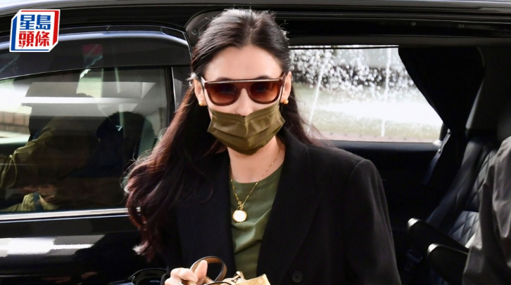 张柏芝庭上哭诉“两日无睡觉”翻看文件“饱受折磨” 张柏芝庭上哭诉“两日无睡觉”翻看文件“饱受折磨”