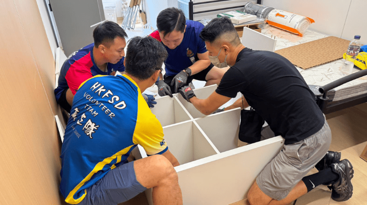 纪律部队义工队装嵌家具搬物资 纪律部队义工队装嵌家具搬物资