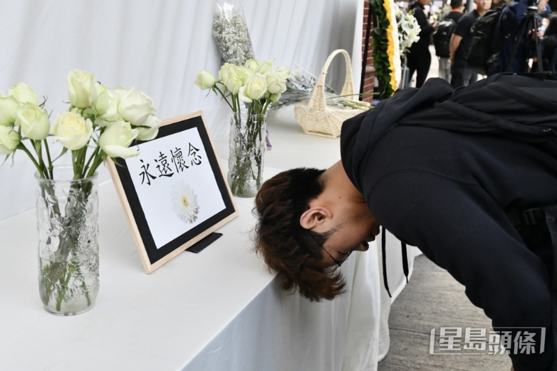 市民鞠躬 市民鞠躬