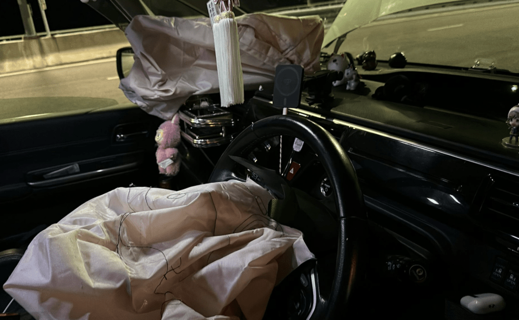 部分车辆更撞至弹出安全气囊 部分车辆更撞至弹出安全气囊