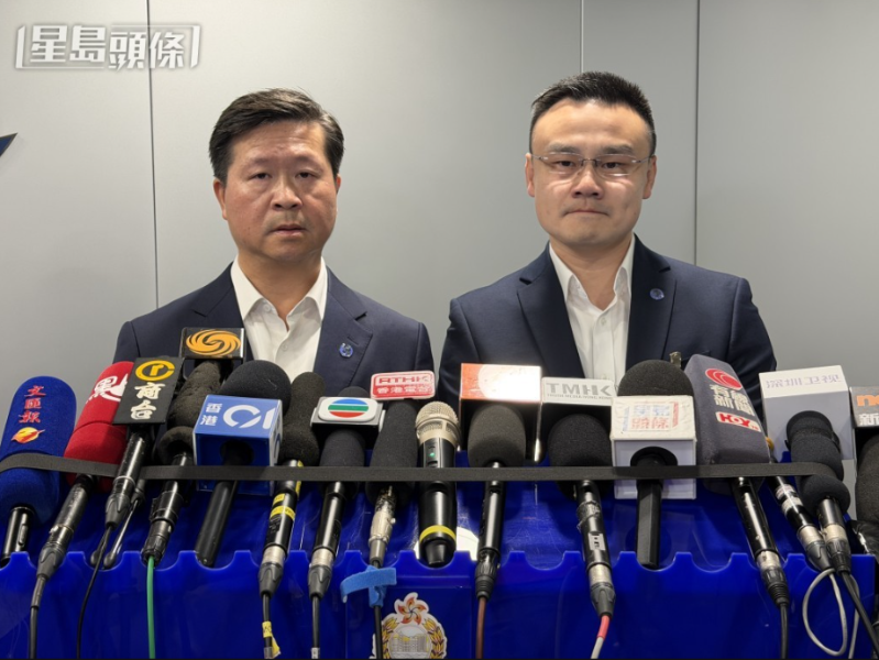 港岛总区刑事部(行动)警司冼国明(左),及总区重案组第一队总督察文智阳交代案件。 港岛总区刑事部(行动)警司冼国明(左),及总区重案组第一队总督察文智阳交代案件。