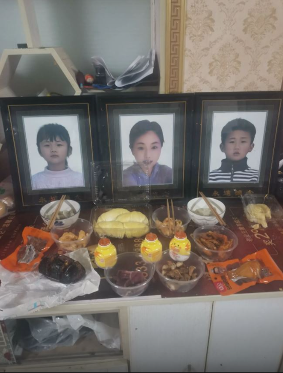 爱妻及年幼子女被杀 爱妻及年幼子女被杀