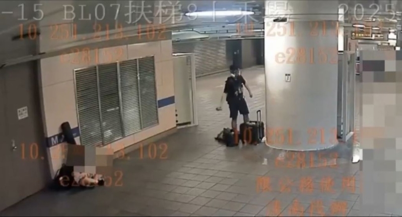 张文19日犯案时不断换装扮路人及使用不同交通工具逃走 张文19日犯案时不断换装扮路人及使用不同交通工具逃走