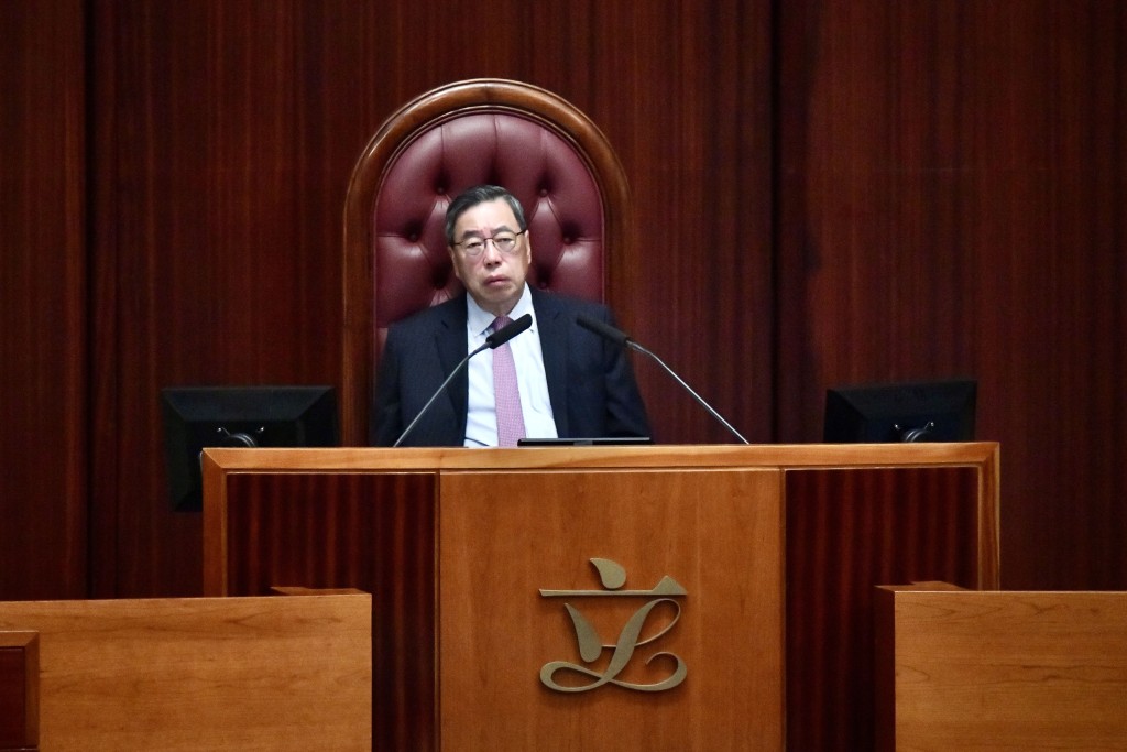 第七届立法会最后一次大会。 第七届立法会最后一次大会。