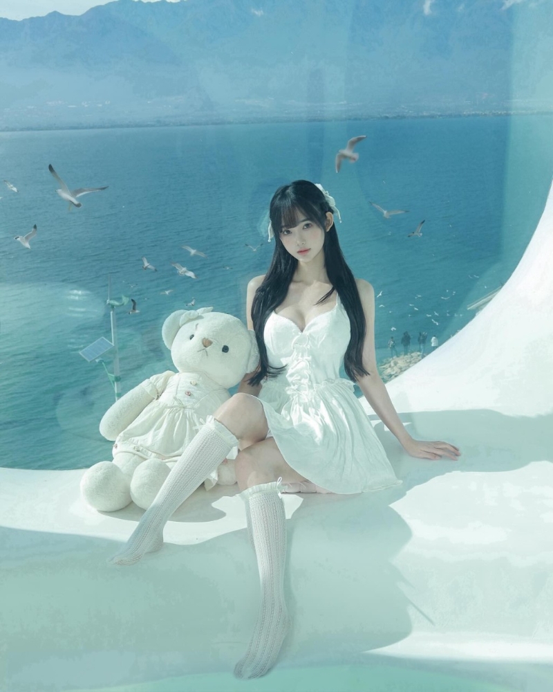 网红“七七” 网红“七七”