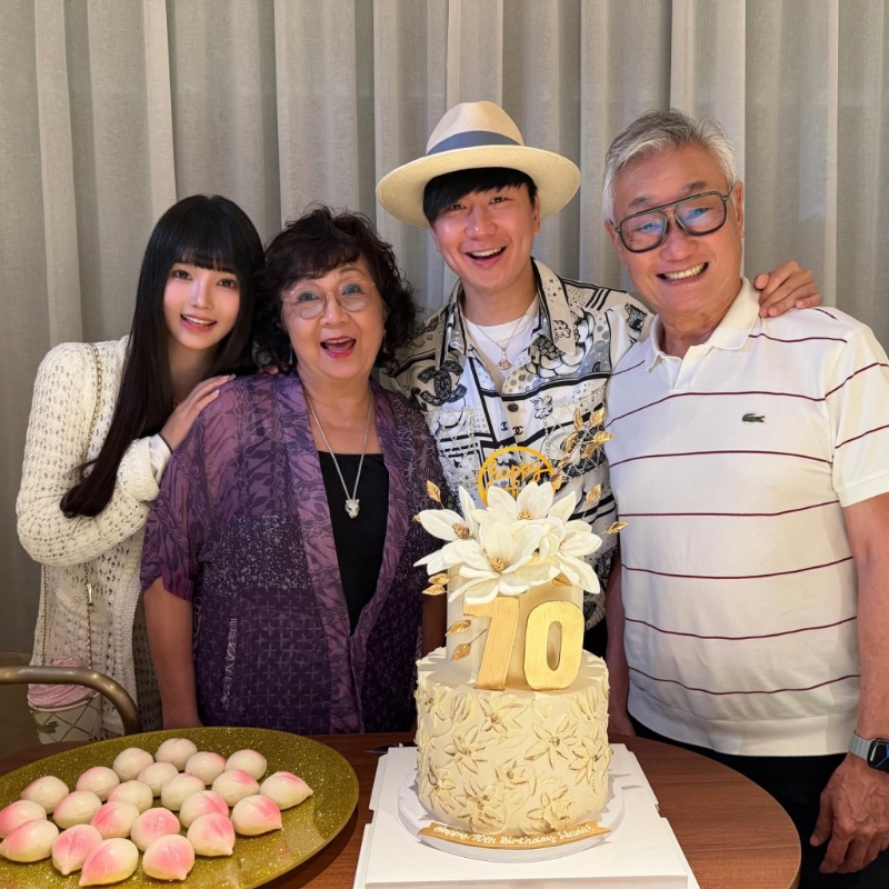 林俊杰罕有公开恋情认父女恋,证女友天王嫂地位。 林俊杰罕有公开恋情认父女恋,证女友天王嫂地位。