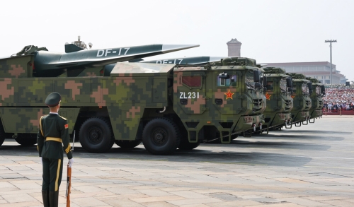 东风-17导弹。 东风-17导弹。