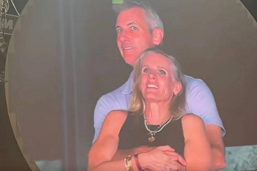 Coldplay演唱会CEO偷食风波 Coldplay演唱会CEO偷食风波