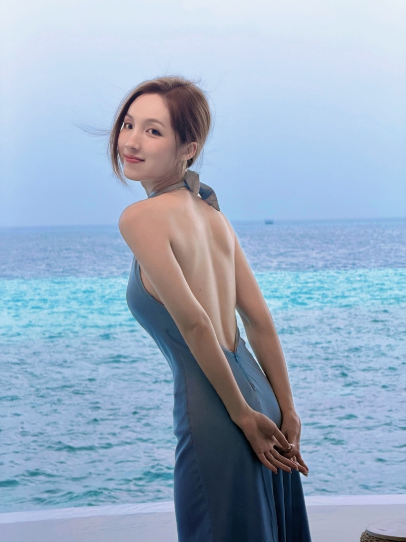 《中年好声音》最索评审海儿,一向以专业甜美形象示人。 《中年好声音》最索评审海儿,一向以专业甜美形象示人。