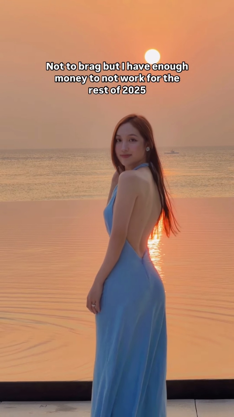 海儿近日罕有地在IG大派福利,展示性感一面。 海儿近日罕有地在IG大派福利,展示性感一面。