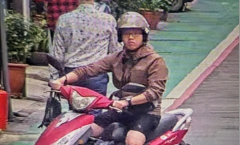 张文19日犯案时不断换装扮路人及使用不同交通工具逃走。 张文19日犯案时不断换装扮路人及使用不同交通工具逃走。