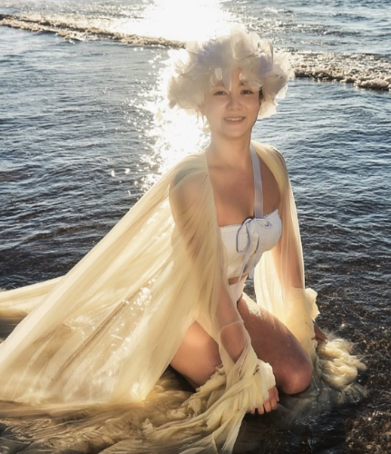 近日因涉职场欺凌和非法医疗塌房的朴娜莱,又被曝性丑闻。 近日因涉职场欺凌和非法医疗塌房的朴娜莱,又被曝性丑闻。