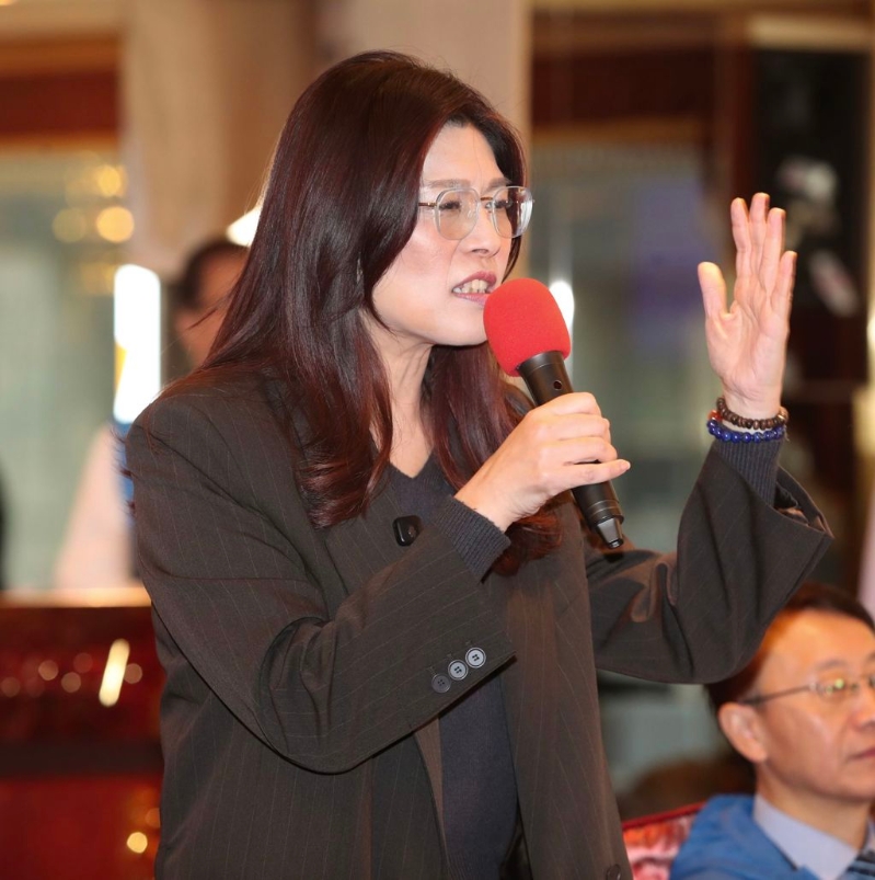 国民党主席郑丽文呼吁,民进党政府不要以为做任何危险挑衅的动作,美国都会来帮我们收拾烂摊子。 国民党主席郑丽文呼吁,民进党政府不要以为做任何危险挑衅的动作,美国都会来帮我们收拾烂摊子。