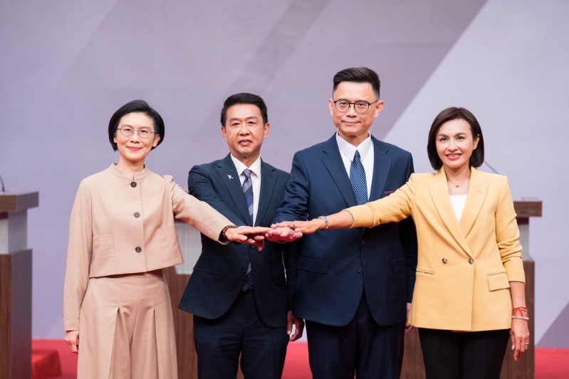 2026民进党高雄市长政见提名会3日登场,左起为林岱桦、许智杰、赖瑞隆、邱议莹 2026民进党高雄市长政见提名会3日登场,左起为林岱桦、许智杰、赖瑞隆、邱议莹