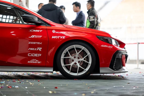 国产最强2.0T! 广汽传祺推出影豹R N1赛车:可合法出街