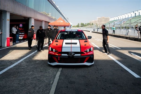 国产最强2.0T! 广汽传祺推出影豹R N1赛车:可合法出街