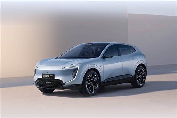 阿维塔发布南宁15辆车连撞事故说明:事故为驾驶员导致 辅助驾驶功能未激活