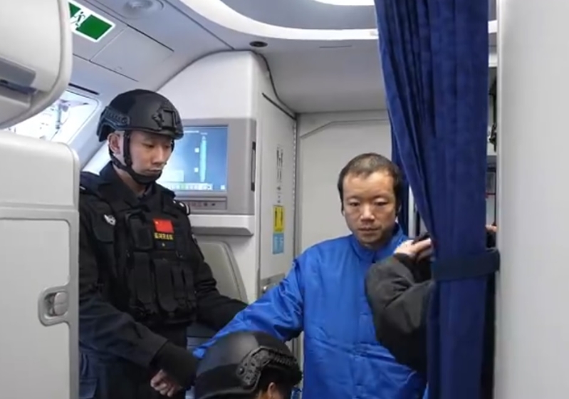 柬埔寨外交部发声明,指陈志违法取得该国国籍,决定将他遣返中国。 柬埔寨外交部发声明,指陈志违法取得该国国籍,决定将他遣返中国。