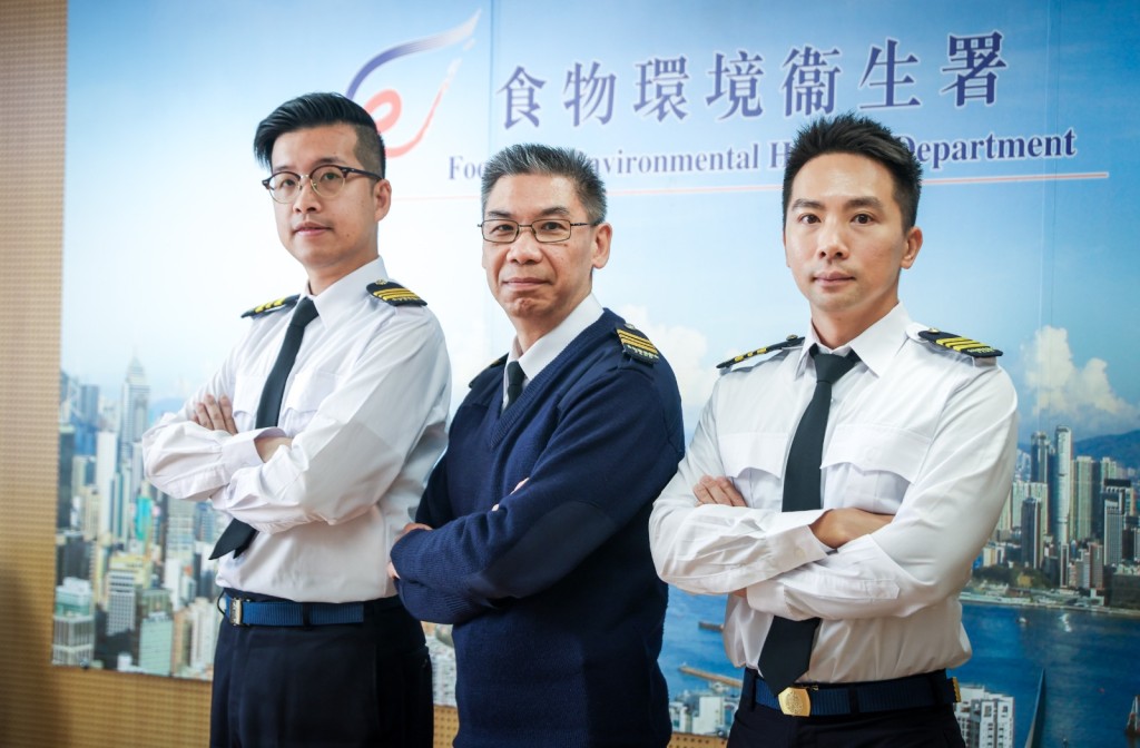 九龙城区高级卫生督察(洁净&防治虫鼠)周永恒、黄大仙区高级卫生督察(洁淨及防治虫鼠)林贯玄、元朗区高级卫生督察(洁净及防治虫鼠)谭浩文。 九龙城区高级卫生督察(洁净&防治虫鼠)周永恒、黄大仙区高级卫生督察(洁淨及防治虫鼠)林贯玄、元朗区高级卫生督察(洁净及防治虫鼠)谭浩文。