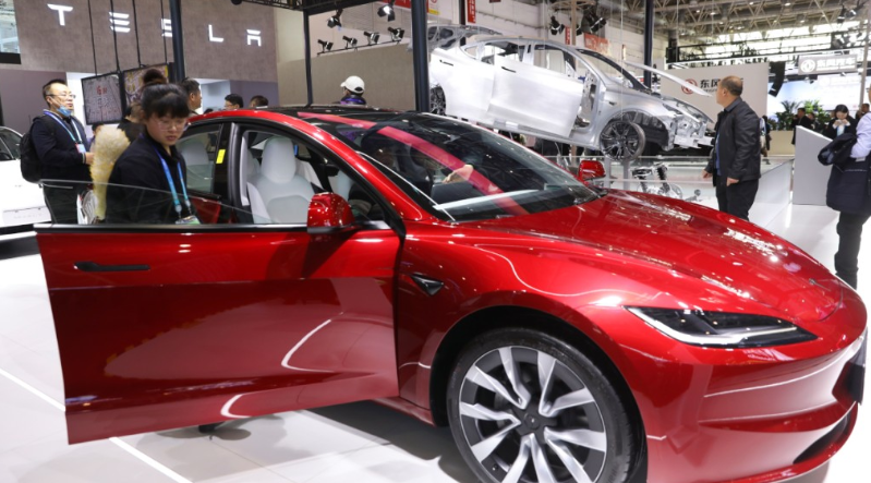 特斯拉(TESLA)使用隐藏式门把手 特斯拉(TESLA)使用隐藏式门把手