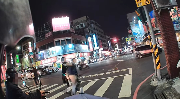 台南晚上街头发生无差别斩人事件 台南晚上街头发生无差别斩人事件