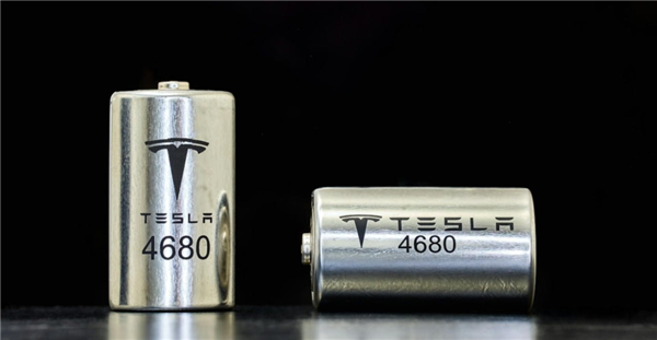 特斯拉终于拿下4680电池 结果就它自己在玩?
