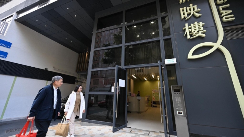 卓永兴联同麦美娟探望一对现居于此的宏福苑年长夫妇 卓永兴联同麦美娟探望一对现居于此的宏福苑年长夫妇