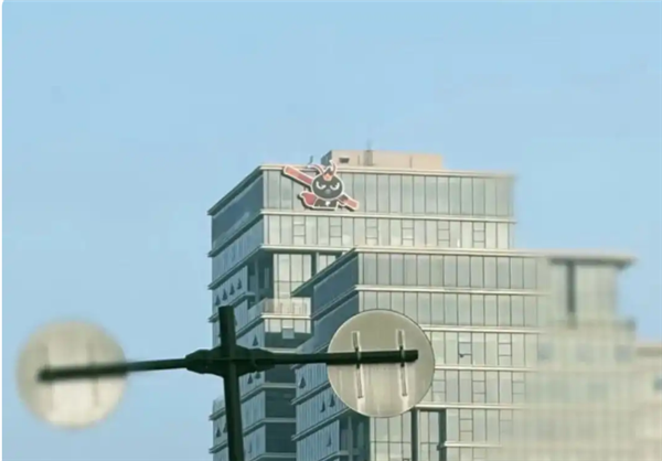 钉钉总部大楼换悟空LOGO被调侃棒打飞书 网友:这波商战太朴实