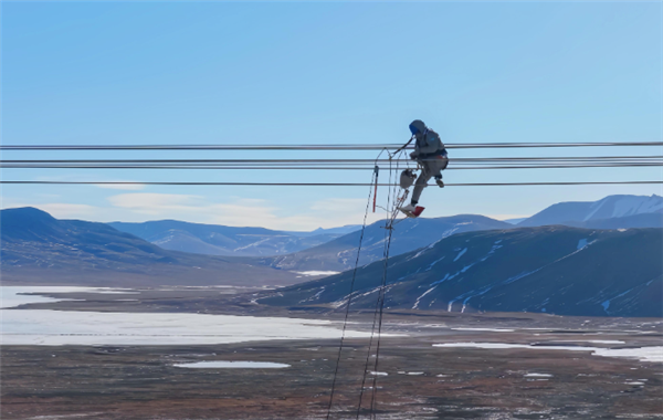 祝贺!我国首次实现5000米级高海拔超高压等电位带电作业