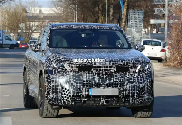 动力强悍!全新宝马X5 M60谍照曝光:搭载4.4T V8引擎+48V轻混