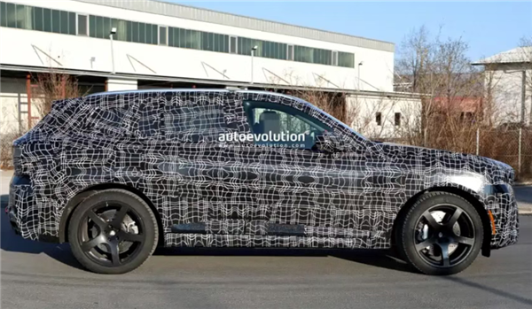 动力强悍!全新宝马X5 M60谍照曝光:搭载4.4T V8引擎+48V轻混