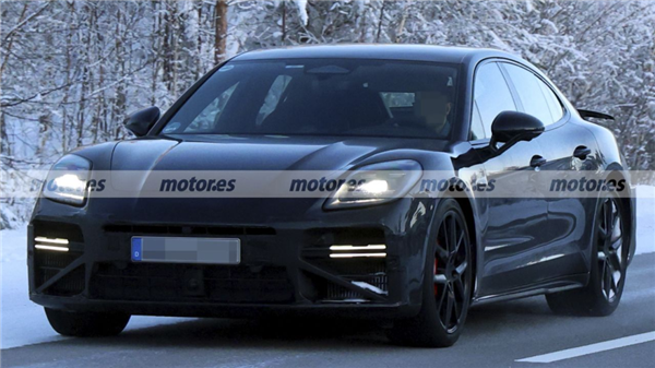 十年磨一剑!2028款保时捷Panamera路试谍照首曝:智驾硬件全新升级